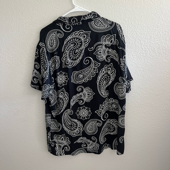 Black Paisley Button-Up Shirt (Forever21, L) - Picture 2 of 2